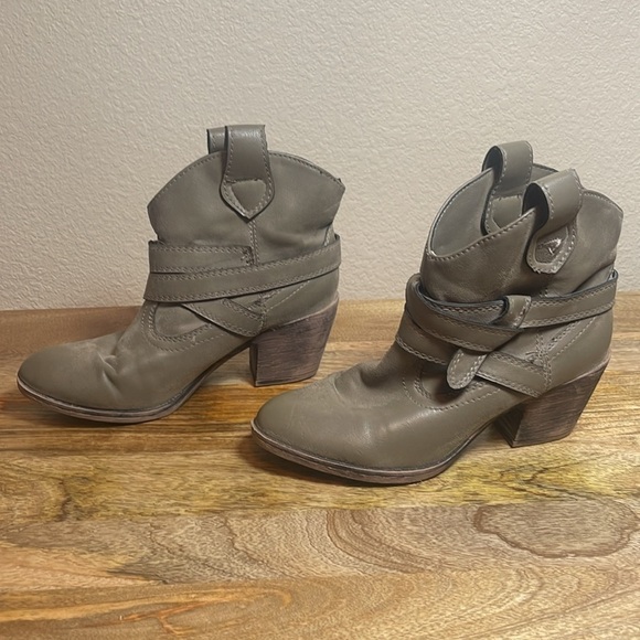 Rocket Dog Vintage Western Boots - Picture 2 of 5